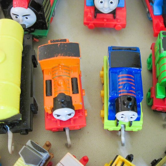 THOMAS THE TRAIN-Yrs. 09/13/19-Lot Of 31 Pcs.Assd.Sizes-14 Mini-13Lg.-4 Med.Size - Picture 7 of 12